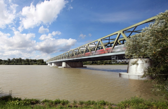 Eisenbahnbrücke über die Donau bei Tulln